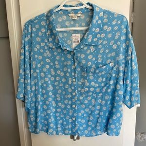 American Eagle Daisy Button Down Shirt (NWT)